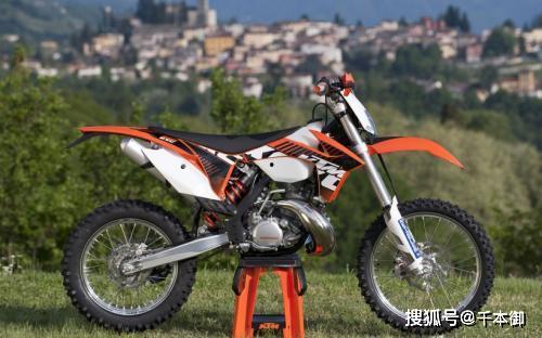 吃瓜定州女骑ktm,吃瓜群众热议的骑行女神